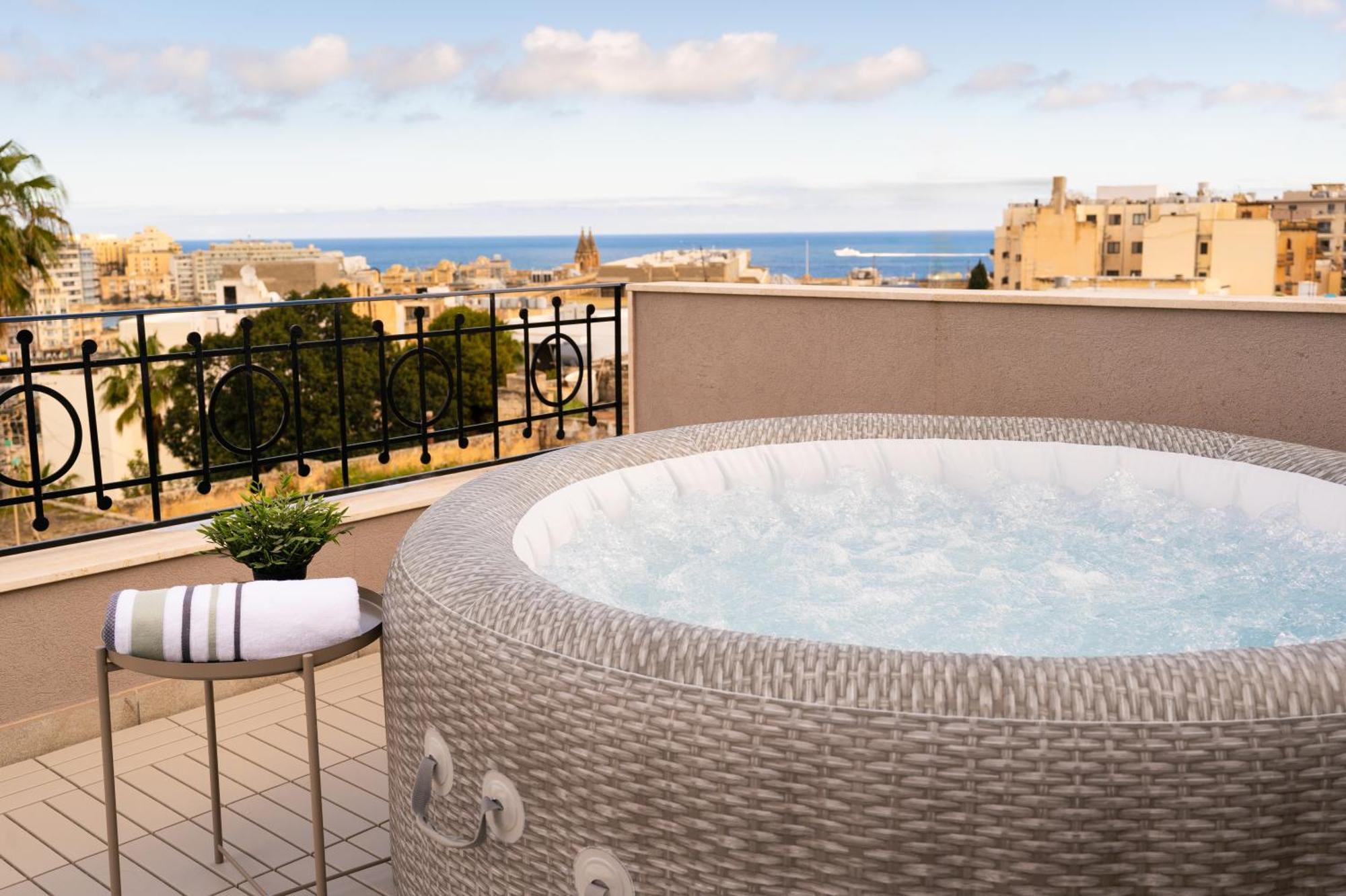 La88 Bayview Penthouse With Jacuzzi Apartment Sliema Exterior foto